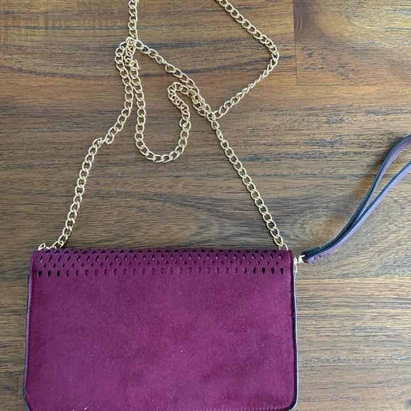 Wallet with shoulder chain and wristlet - Picture 2 of 3